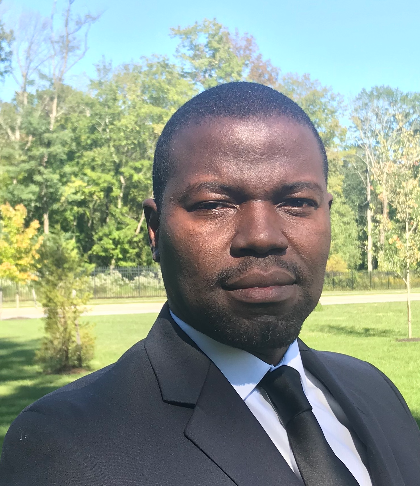 Head shot of Babatunji Oni